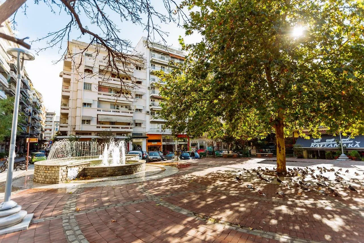 Ferienwohnung Luxurious&Modern | Walk Everywhere | 5★ Amenities Thessaloniki Apartment